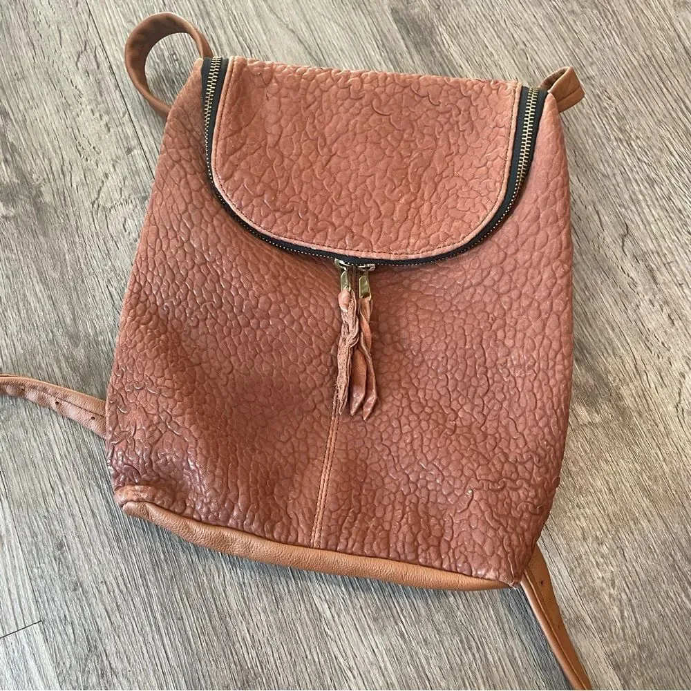 SVEN USA Style No. 536 Tan Pebbled Leather Double Zip Backpack